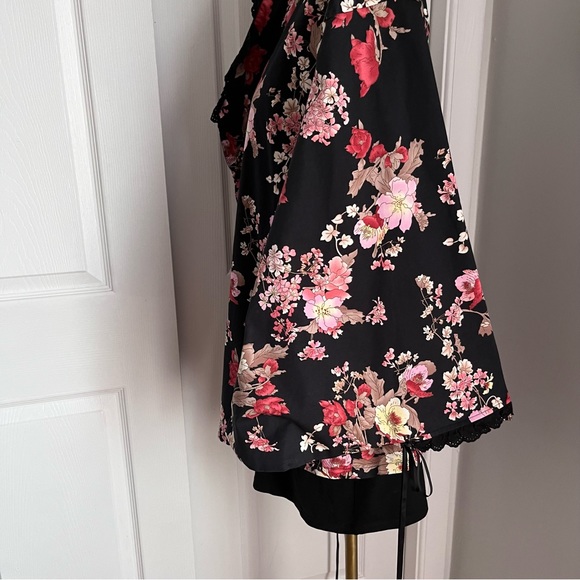 BODY LINE SHORT FLORAL KIMONO JACKET - Picture 11 of 16